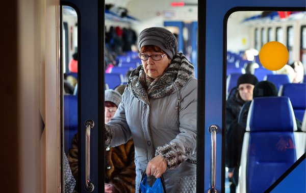 Московские пенсионеры теперь бесплатно могут ездить в электричках