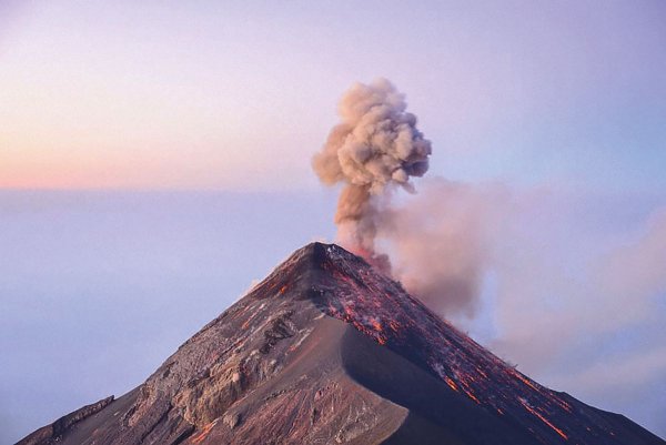 NASA: Установлена дата образования первых вулканов
