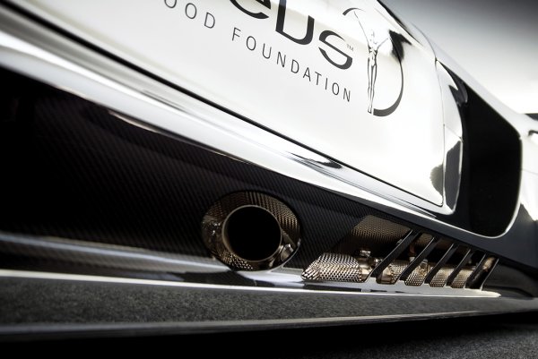 На аукцион выставлен суперкар Mercedes-Benz, никогда не бывавший на треке