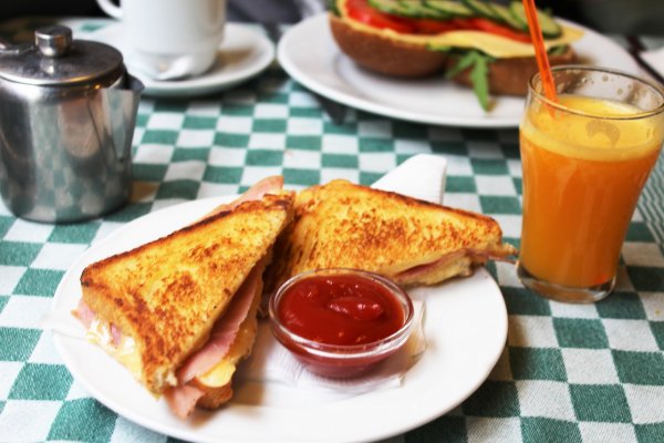 Вредный завтрак: Диетологи назвали продукты, которые не следует есть утром