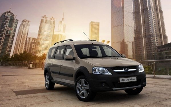 «АвтоВАЗ» с 1 октября поднимает цены на LADA Vesta и Largus на 10 000 рублей