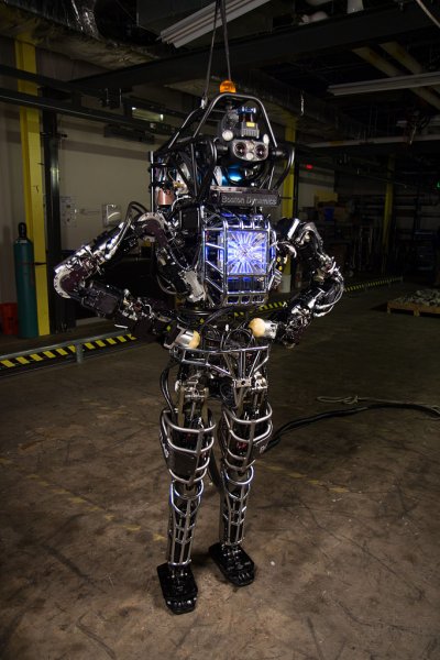 Boston Dynamics научила продвинутого андроида новым трюкам