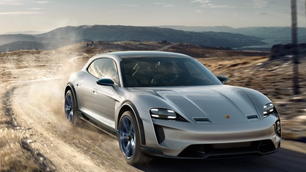 Porsche выпустит серийный электрический кросс-универсал Mission E Cross Turismo