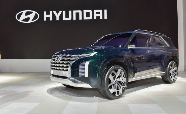 В сети показали флагманский кроссовер Hyundai Polisade с зимним режимом движения