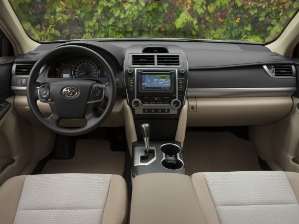 «Где-то подвох»: Хитрый продавец назвал плюсы и минусы Toyota Camry