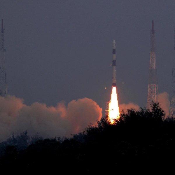Индия запустила ракету с наносателлитами