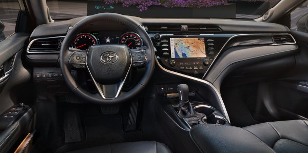 «Где качество?!»: Эксперт указал на недочёты Toyota Camry за 2,3 миллиона
