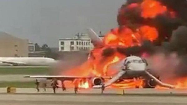 Нибиру сожгла авиалайнер в «Шереметьево»: в огне погиб 41 человек