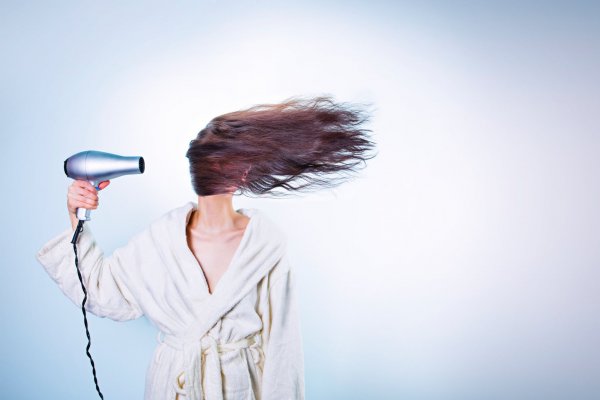 Голову мыть - дела позабыть: Чем чреват «неправильный» уход за волосами