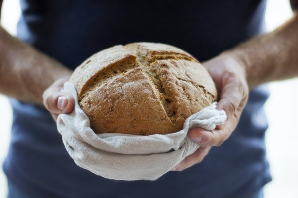 Хлеб перевернул - беды раздул: Как продукты привлекают негатив