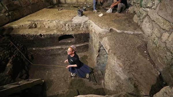 У Стены Плача археологи обнаружили три загадочные подземные камеры