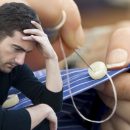 Опасность оторванной пуговицы — Испорченная одежда притягивает неудачи
