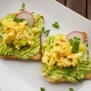 Закуска ПП. Как приготовить бутерброды с авокадо и творожным сыром Закуска ПП. Как приготовить бутерброды с авокадо и творожным сыром